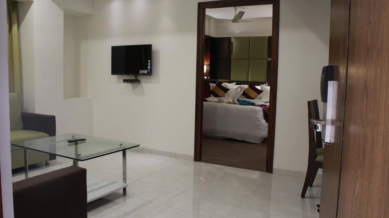 Hotel Ajantha Evergreen Vijayawāda Extérieur photo