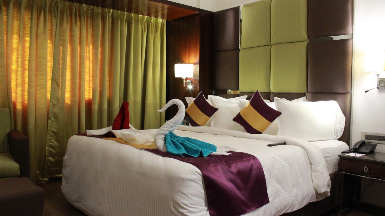 Hotel Ajantha Evergreen Vijayawāda Extérieur photo