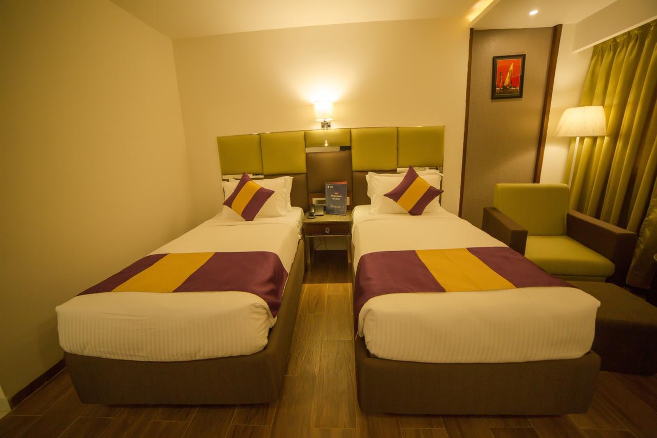 Hotel Ajantha Evergreen Vijayawāda Extérieur photo